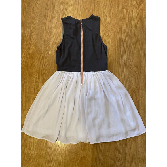 Against Nudity Sleeveless Flowing Gray and White Dress Womens Size Small - Picture 9 of 11